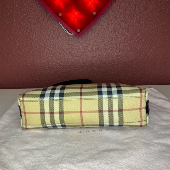‼️SOLD ‼️Authentic Burberry Small Nova Check Bag - Picture 7 of 15
